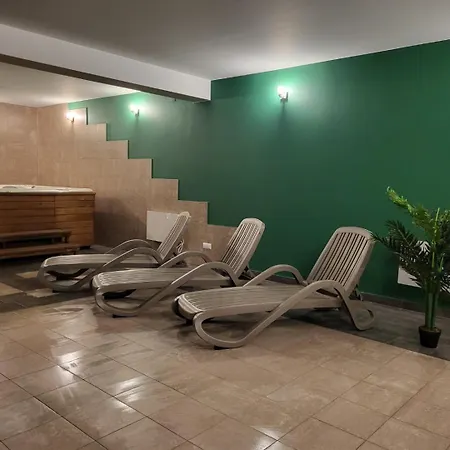 Nosal & Sauna Jacuzzi Апартаменты